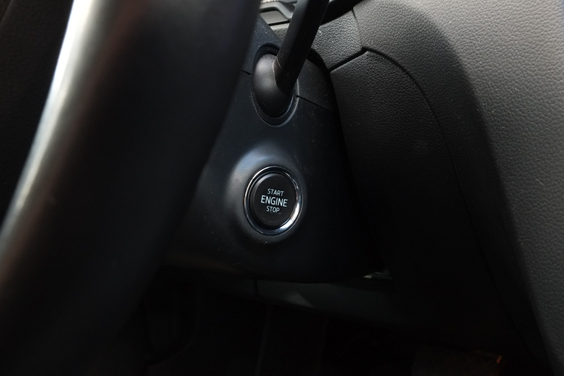 47301072-14.jpg